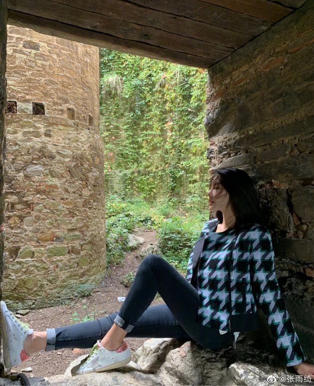 张雨绮分享最新美照 生活惬意悠闲幸福满满 张雨绮分享最新美照 生活惬意悠闲幸福满满